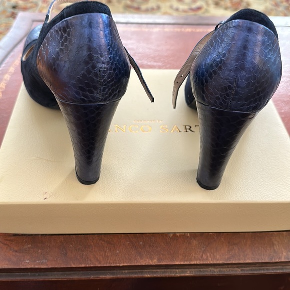 Franco Sarto deep blue heels - Picture 2 of 2